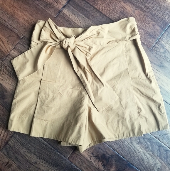 J. Crew Pants - NWT J Crew shorts with bow tan khaki
